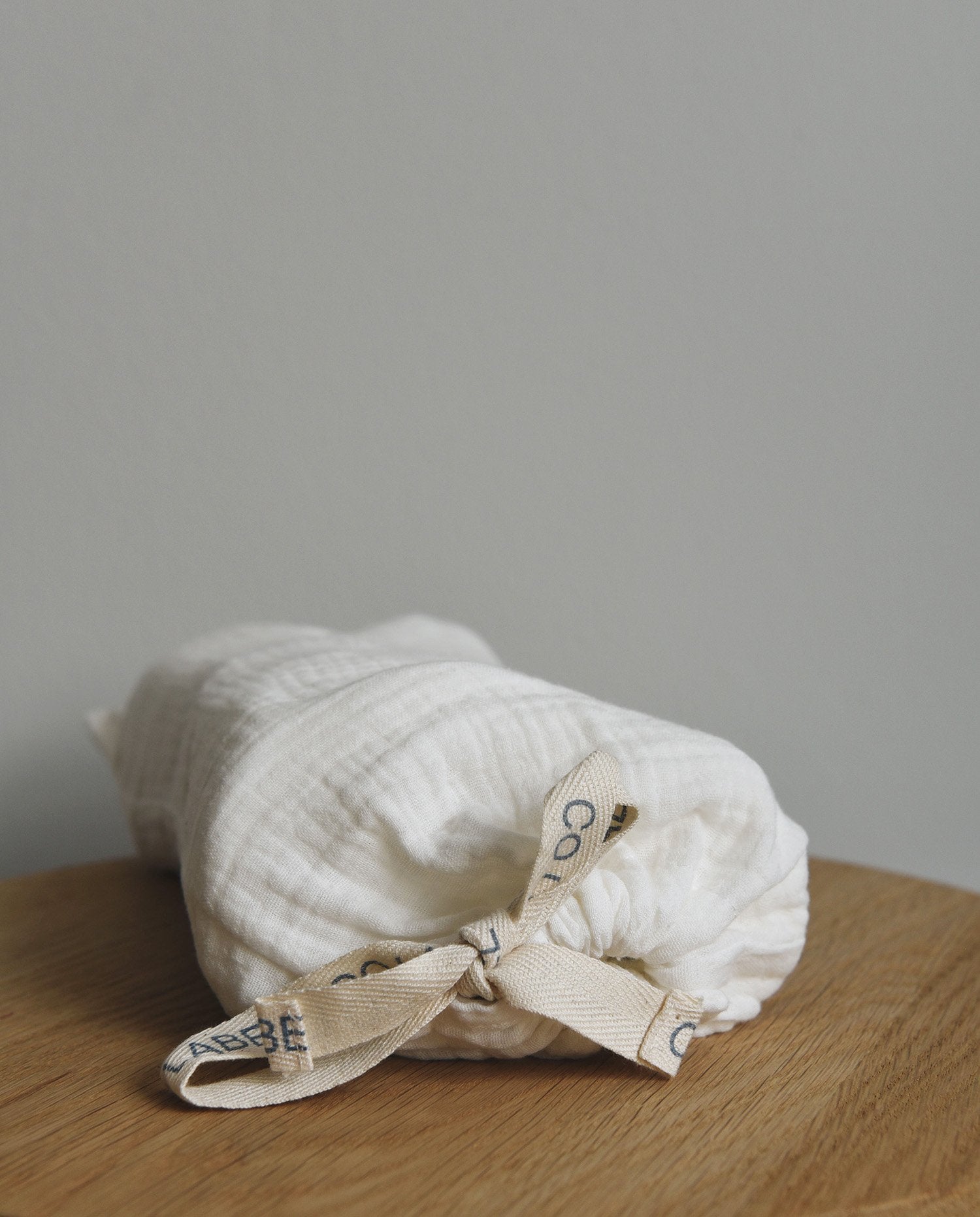 AOI CLOTH LARGE - CO LABEL