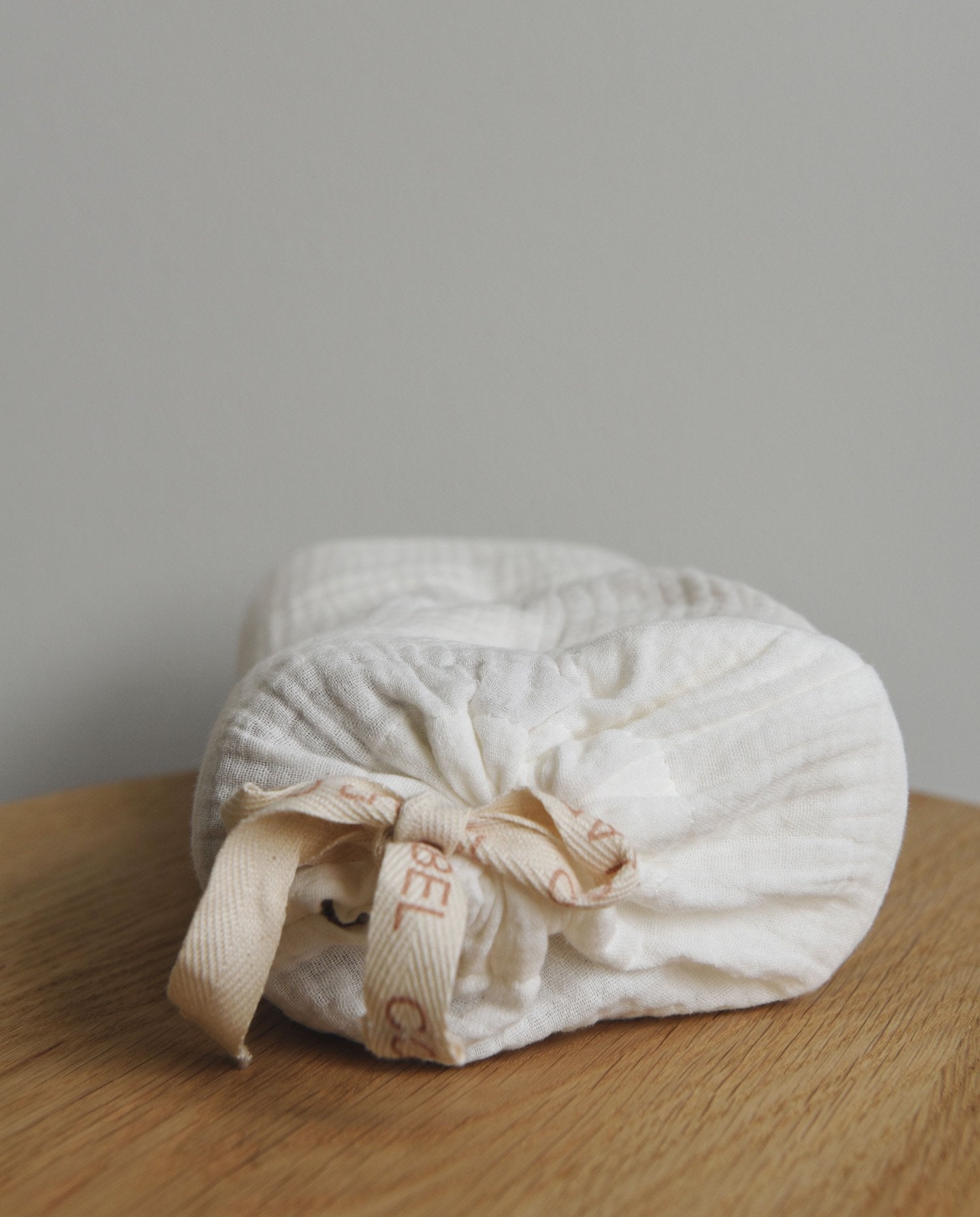 AOI CLOTH LARGE - CO LABEL
