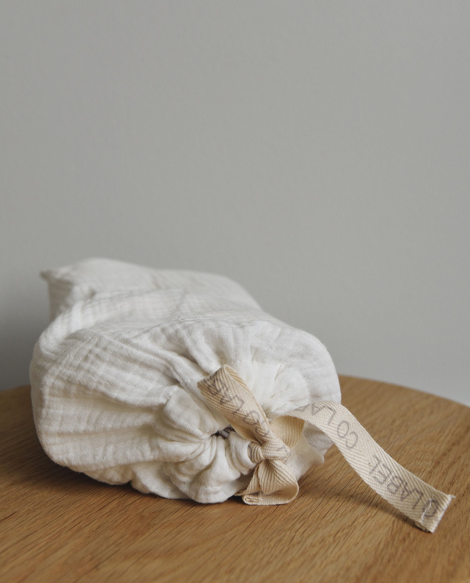 AOI CLOTH LARGE - CO LABEL