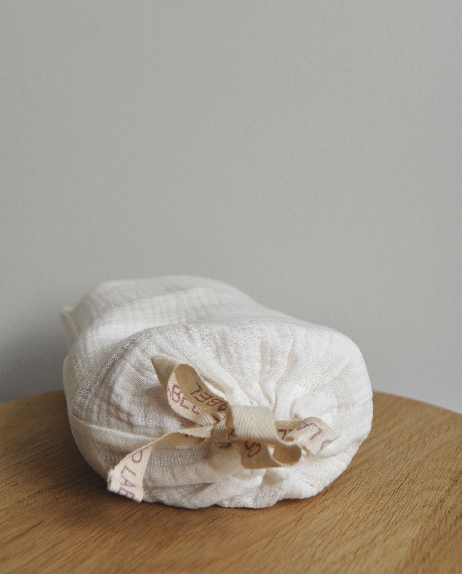 AOI CLOTH LARGE - CO LABEL