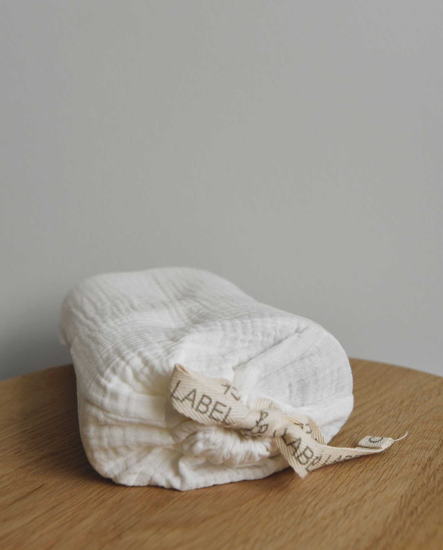 AOI CLOTH LARGE - CO LABEL