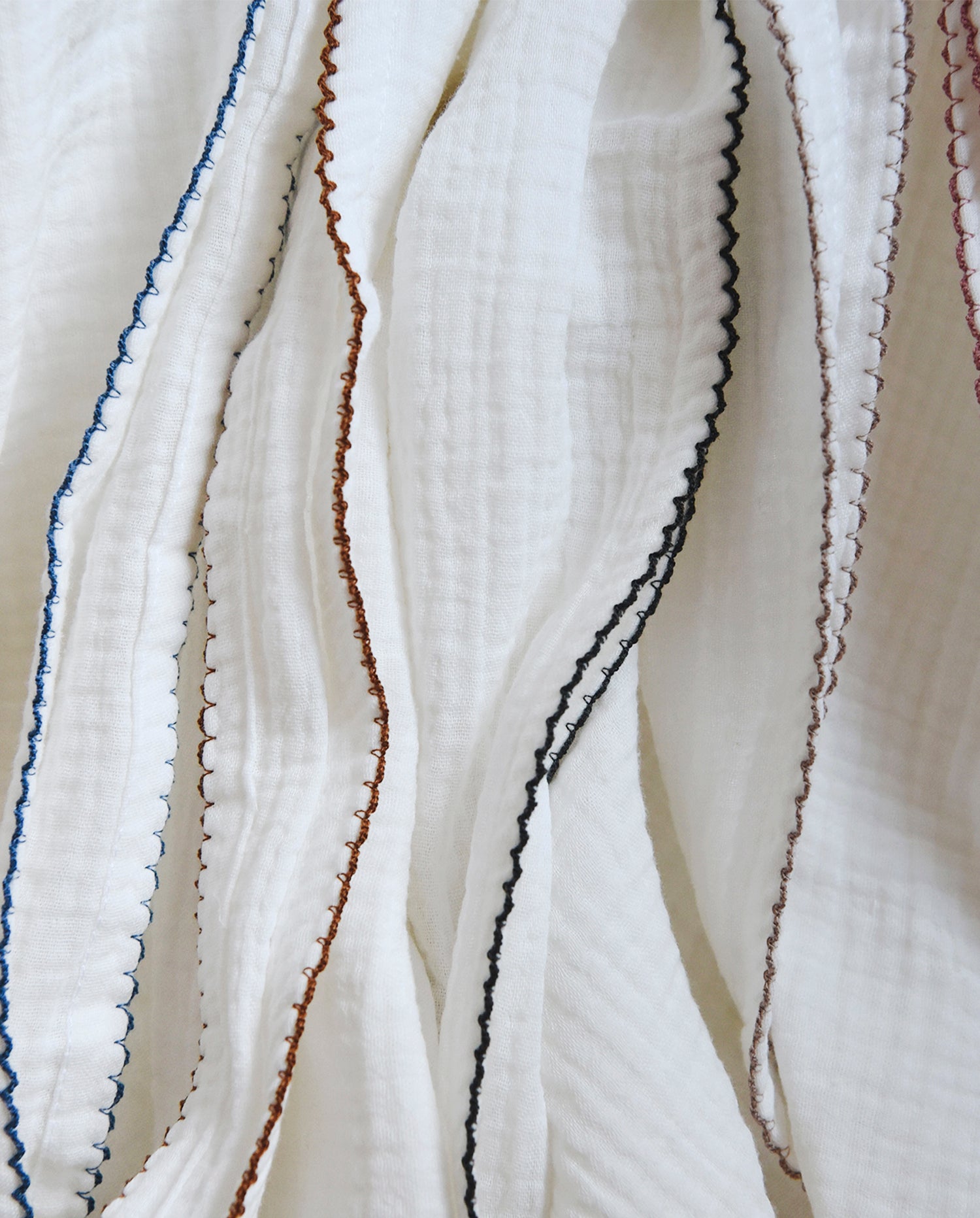 AOI CLOTH LARGE - CO LABEL